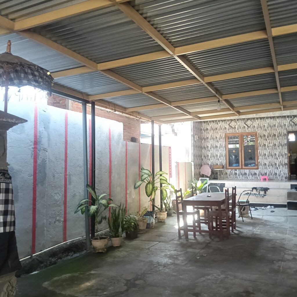 The Bali Local Tour Guide Office is not the starting point for our tours. Instead, it serves as the main meeting point and operations base for our community of experienced local guides, trekking leaders, and professional drivers.