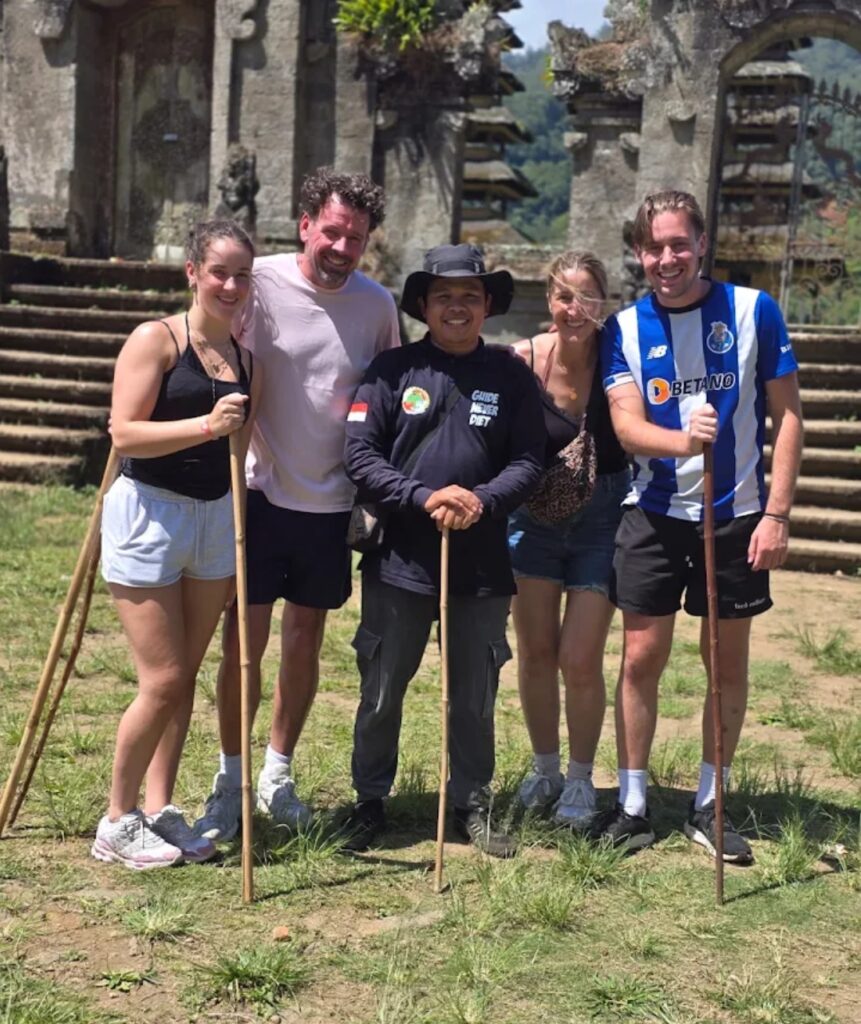 Local Guide tamblingan Jungle Trekking Tour