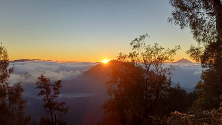 Mt Sanghyang summit trekking in North Bali