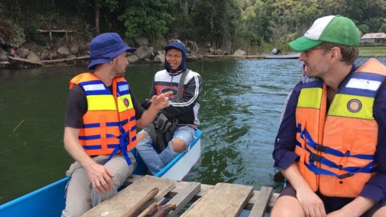 Twin lake trek with local guide