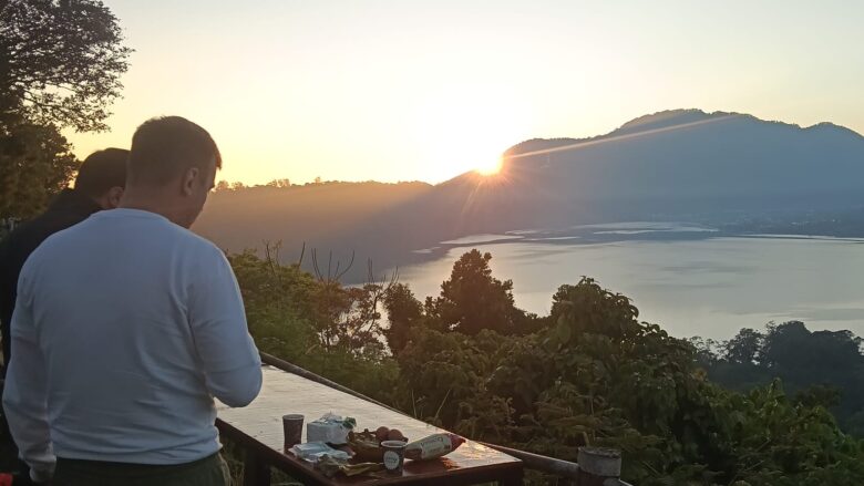 trek in the early morning to the jungle of tamblingan north bali